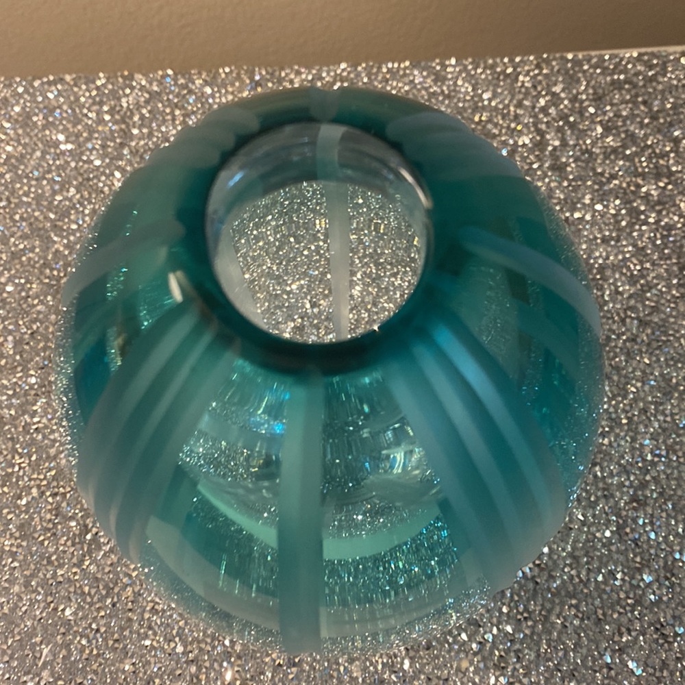 Vase - Picture 2 of 5